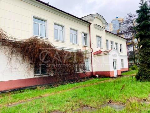 коммерческая по адресу Верховной Рады бульв., 20