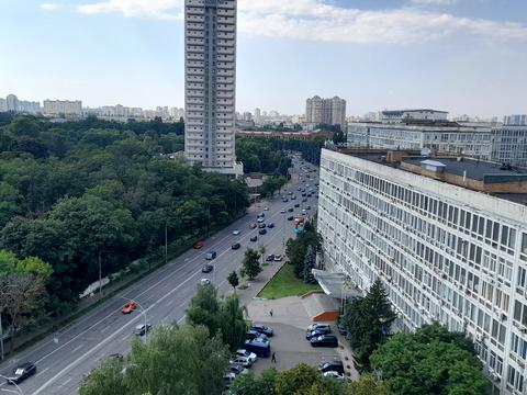 комерційна за адресою Солом'янська вул., 5