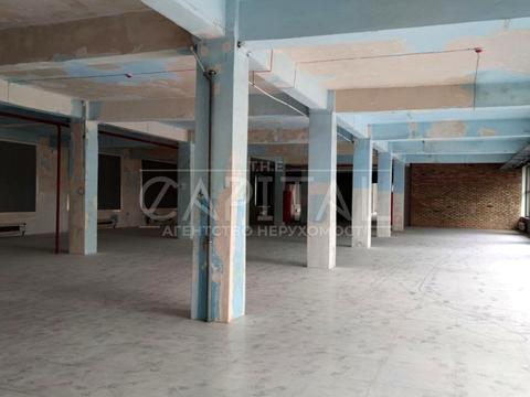 комерційна за адресою Науки просп., 1