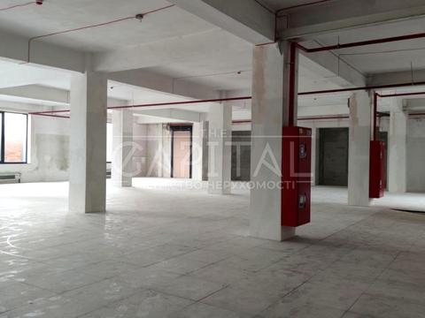 комерційна за адресою Науки просп., 1