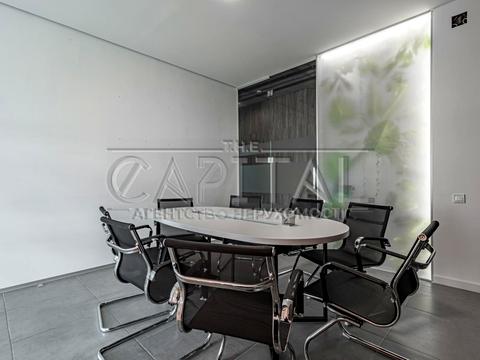 комерційна за адресою Кловський узвіз, 7