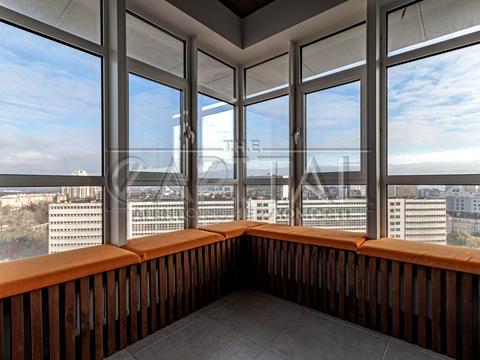 комерційна за адресою Кловський узвіз, 7