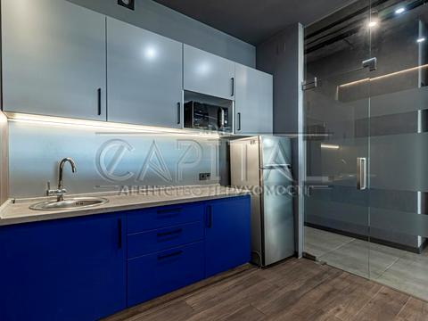 комерційна за адресою Кловський узвіз, 7