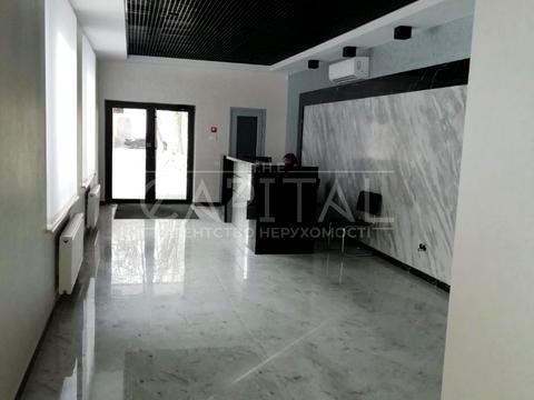 комерційна за адресою Красилівська вул., 7