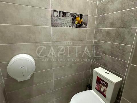 комерційна за адресою Красилівська вул., 7