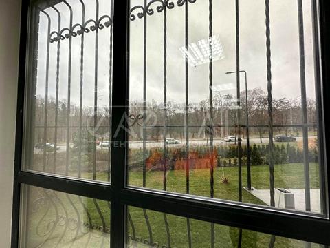 комерційна за адресою Красилівська вул., 7