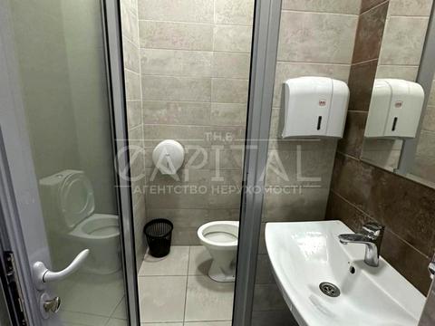 комерційна за адресою Красилівська вул., 7