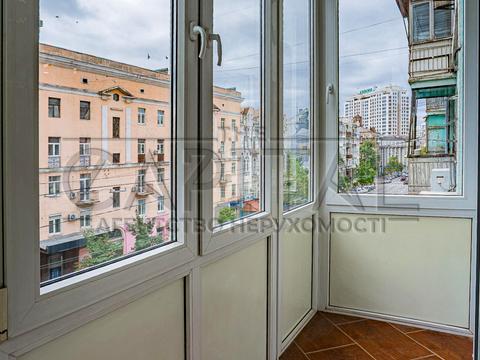 комерційна за адресою Саксаганського вул., 42