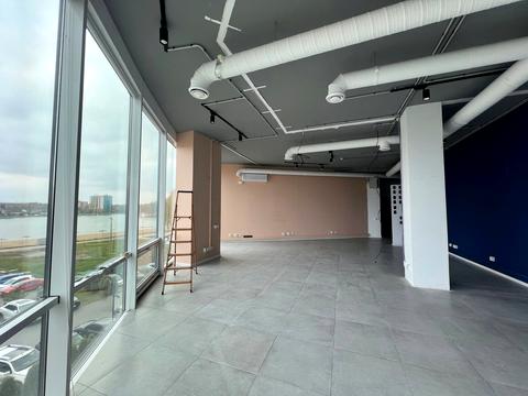 комерційна за адресою Степана Бандери вул., 1