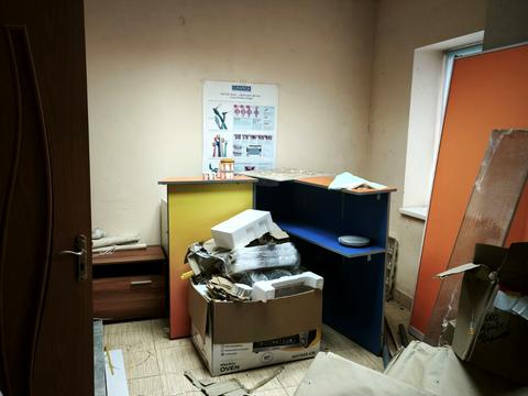 комерційна за адресою Вознесенська вул., 2Б