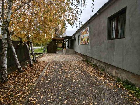 комерційна за адресою Вознесенська вул., 2Б