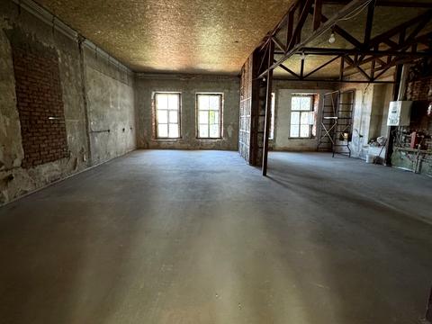 комерційна за адресою Барикадна вул., 2