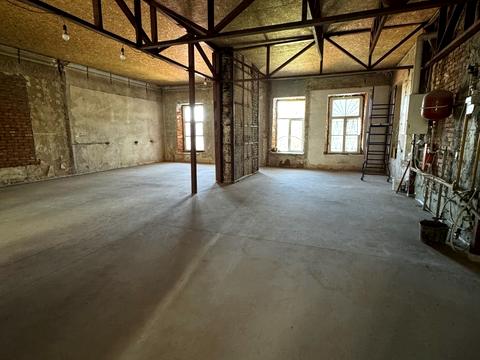 комерційна за адресою Барикадна вул., 2