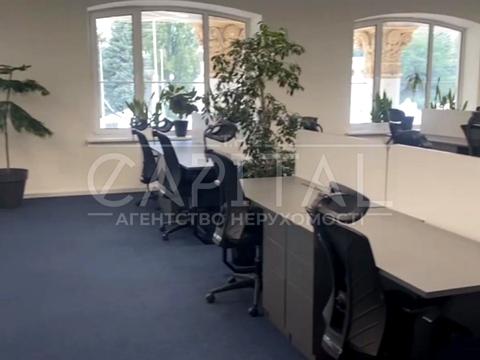 комерційна за адресою Велика Васильківська вул. (Червоноармійська), 110