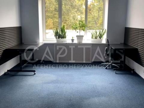 комерційна за адресою Велика Васильківська вул. (Червоноармійська), 110