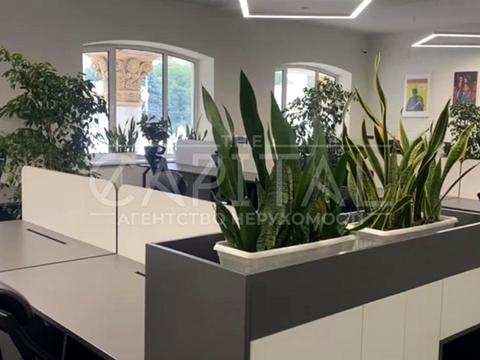 комерційна за адресою Велика Васильківська вул. (Червоноармійська), 110