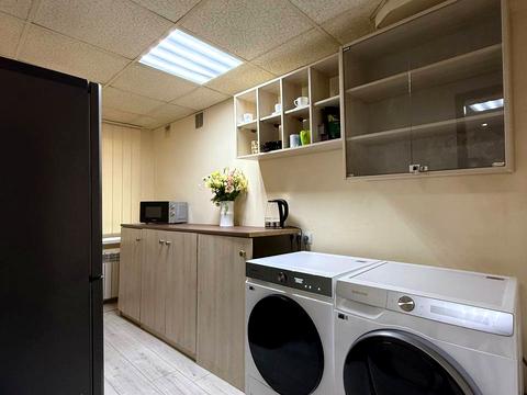 комерційна за адресою Володимира Вернадського вул. (Дзержинського), 19/21