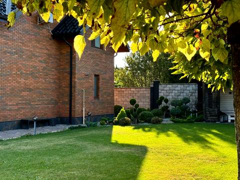 будинок за адресою Молодіжна