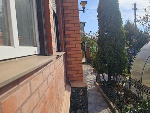 будинок за адресою смт. Великодолинське, Маріїнська вул., 1