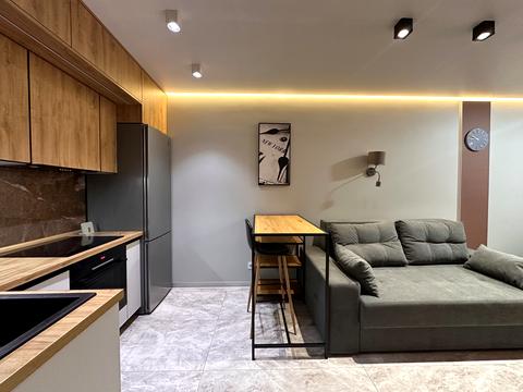 квартира за адресою Салютна вул., 2к8