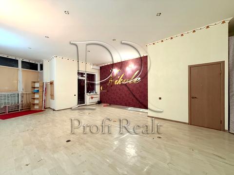 комерційна за адресою Драгоманова вул., 2-Б