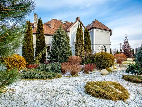 дом по адресу с. Безугловка, Набережная ул., 1