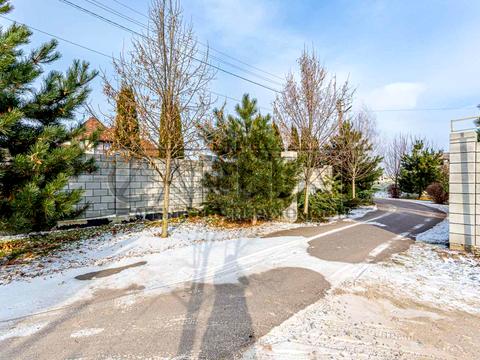 дом по адресу с. Безугловка, Набережная ул., 1