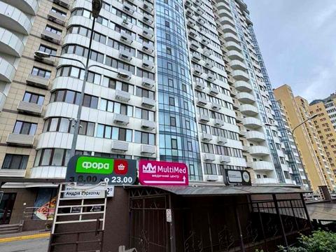 комерційна за адресою Андрія Верхогляда вул. (Михайла Драгомирова), 2-А