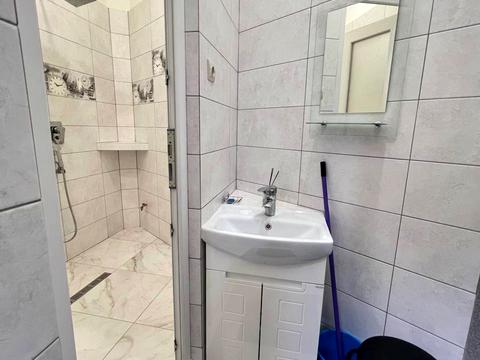 коммерческая по адресу Гусяк ул. (Таманська), 1