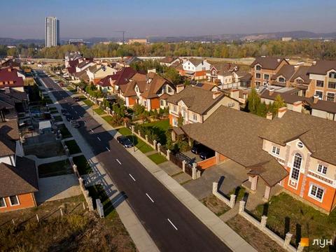 будинок за адресою Лютнева, 58