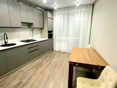 квартира за адресою Героїв Небесної Сотні просп., 16/10