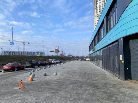 комерційна за адресою Зарічна вул., 2