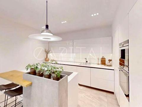 будинок за адресою Набережна вул.