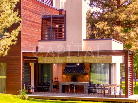 будинок за адресою Набережна вул.