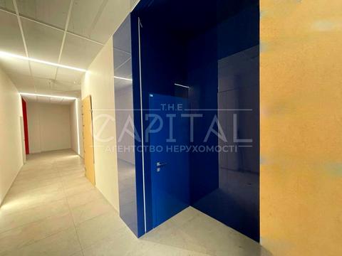 комерційна за адресою Васильківська вул., 1