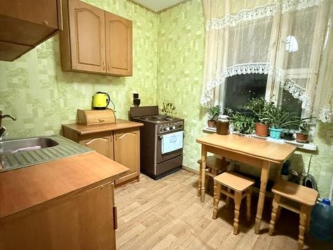 комната по адресу Червоной Калины просп. (Владимира Маяковского), 48/9