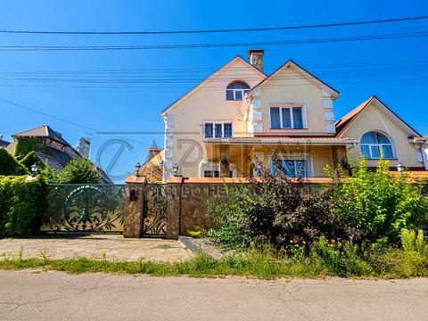 будинок за адресою Центральна вул.