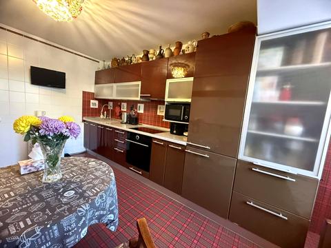 квартира за адресою Захисників України вул. (1-го Травня), 19