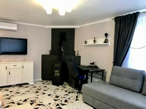 будинок за адресою Набережна, 1