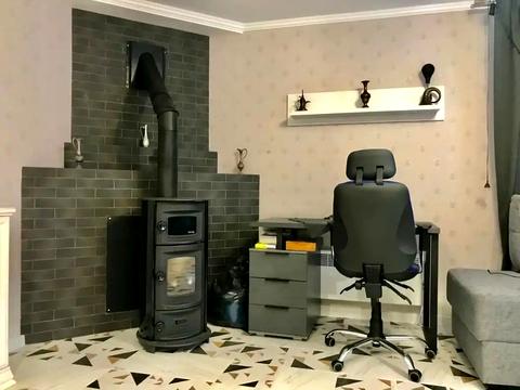 будинок за адресою Набережна, 1