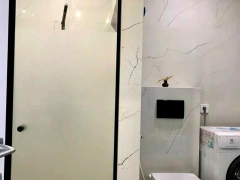 будинок за адресою Набережна, 1