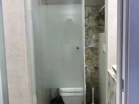 будинок за адресою Набережна, 1