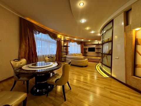 квартира по адресу Леси Украинки бульв., 23