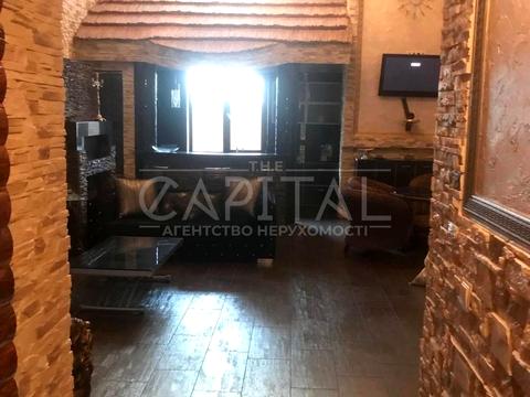 будинок за адресою Набережна вул.