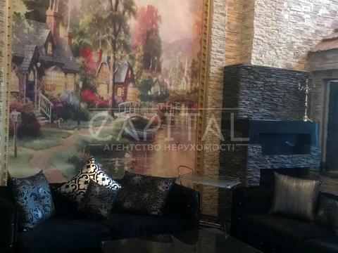 будинок за адресою Набережна вул.