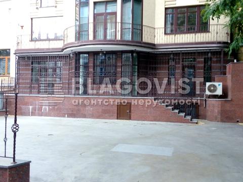 комерційна за адресою Крутий узвіз, 7