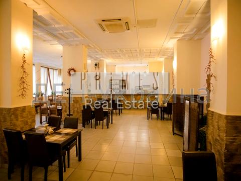 комерційна за адресою Голосіївський просп. (40-річчя Жовтня), 3