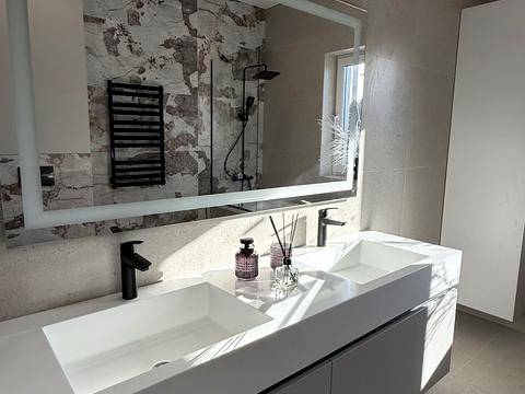 будинок за адресою Вишнева вул.