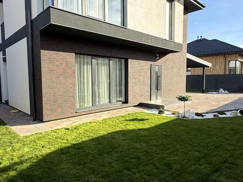 будинок за адресою Вишнева вул.