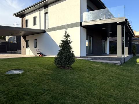 будинок за адресою Вишнева вул.